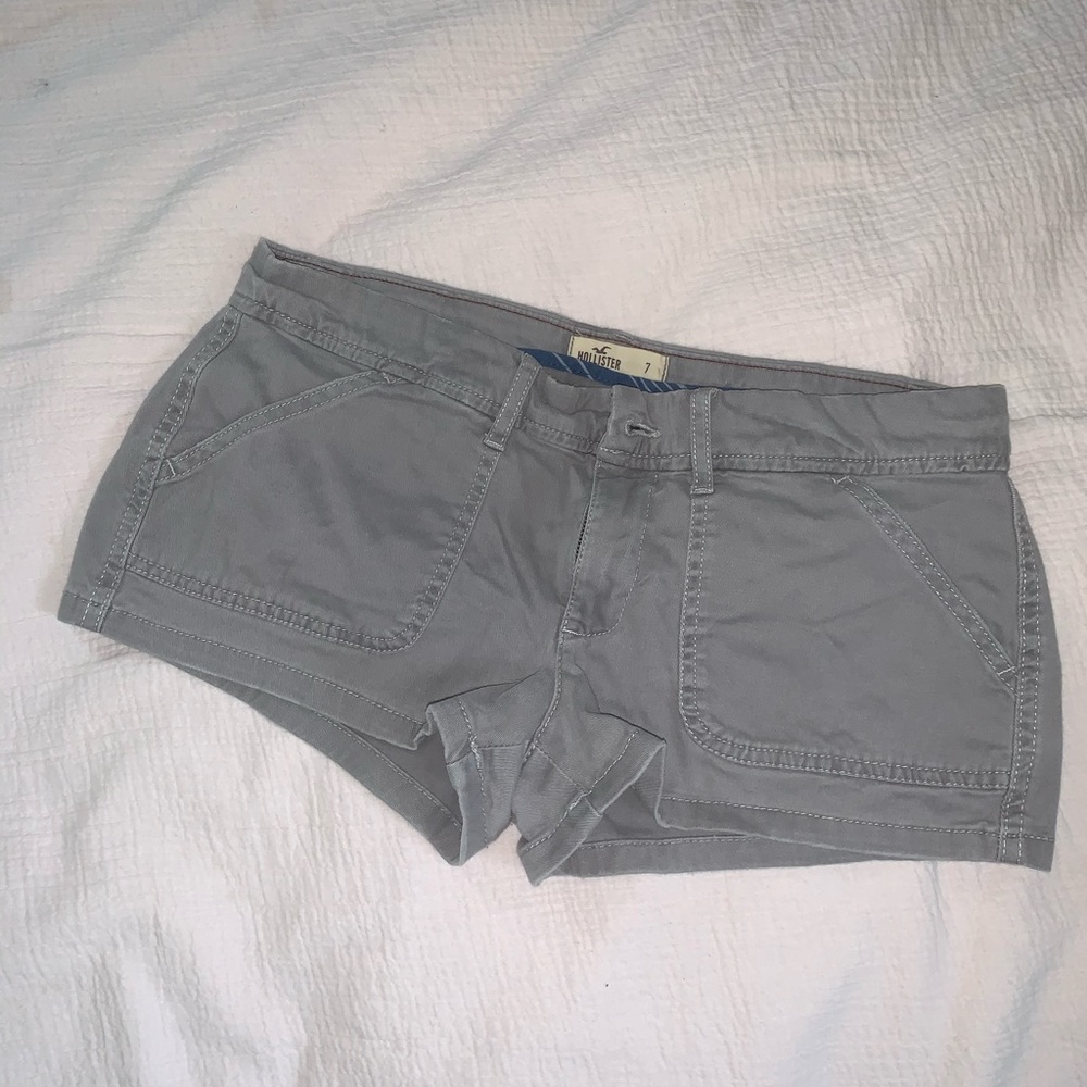 SOLD- Hollister shorts ⭐️